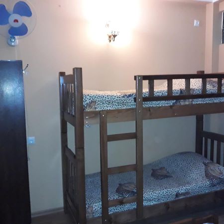 Suliko Guest House บาทูมิ ภายนอก รูปภาพ
