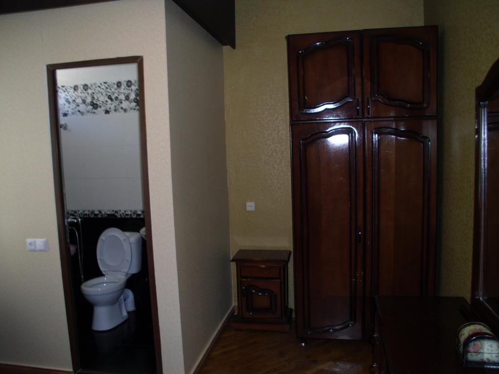 Suliko Guest House บาทูมิ ภายนอก รูปภาพ