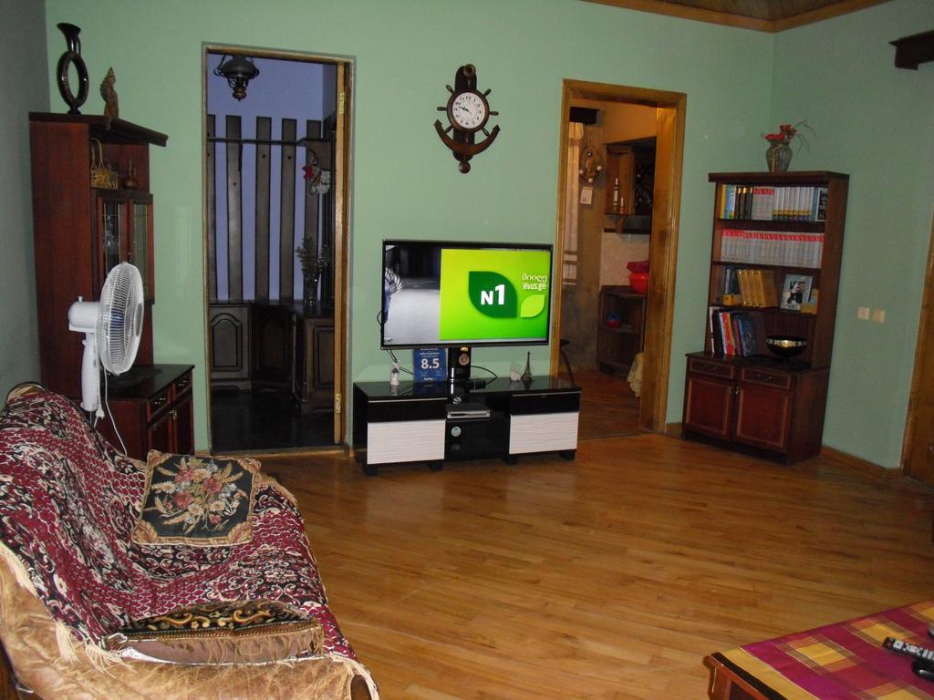 Suliko Guest House บาทูมิ ภายนอก รูปภาพ