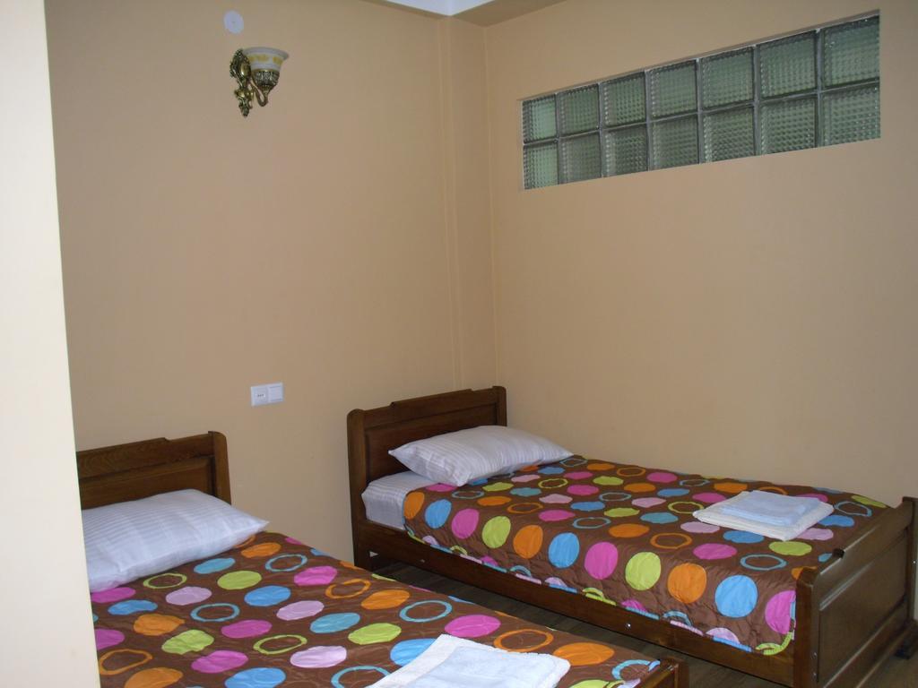 Suliko Guest House บาทูมิ ภายนอก รูปภาพ
