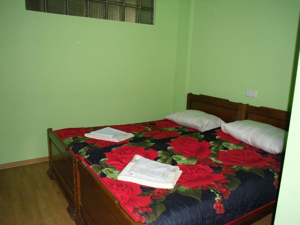 Suliko Guest House บาทูมิ ภายนอก รูปภาพ