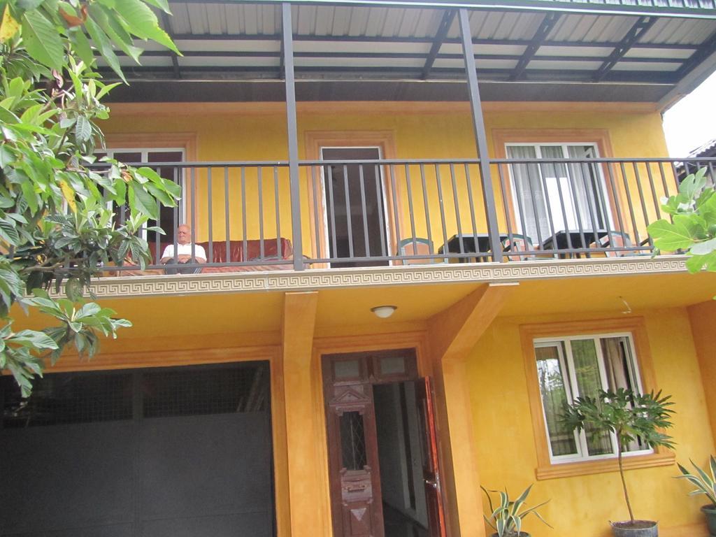 Suliko Guest House บาทูมิ ภายนอก รูปภาพ