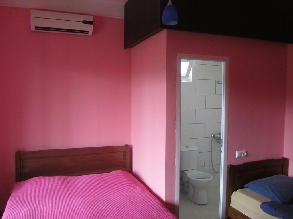 Suliko Guest House บาทูมิ ห้อง รูปภาพ