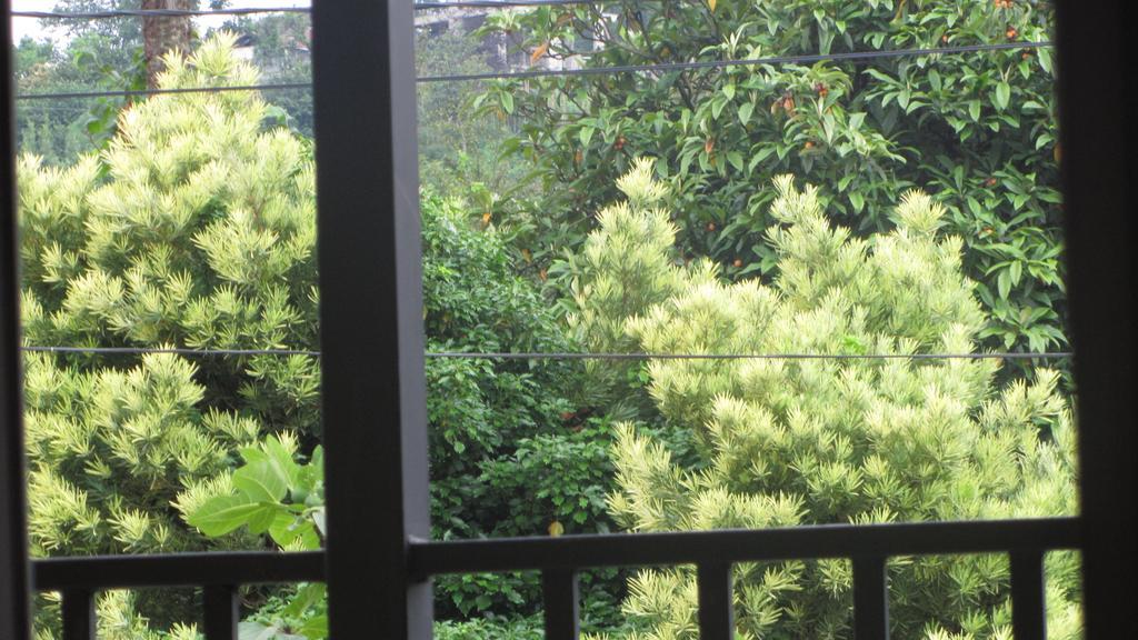 Suliko Guest House บาทูมิ ภายนอก รูปภาพ