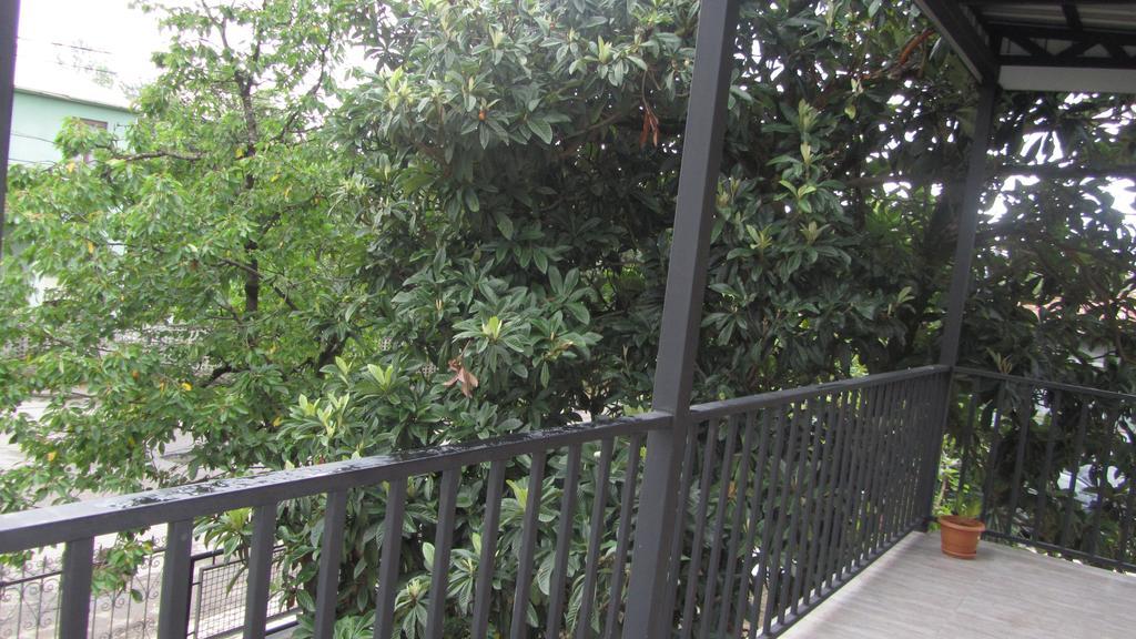 Suliko Guest House บาทูมิ ภายนอก รูปภาพ