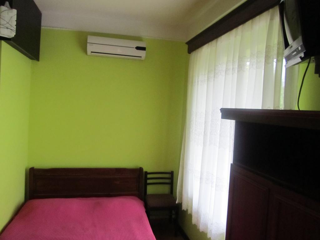 Suliko Guest House บาทูมิ ภายนอก รูปภาพ