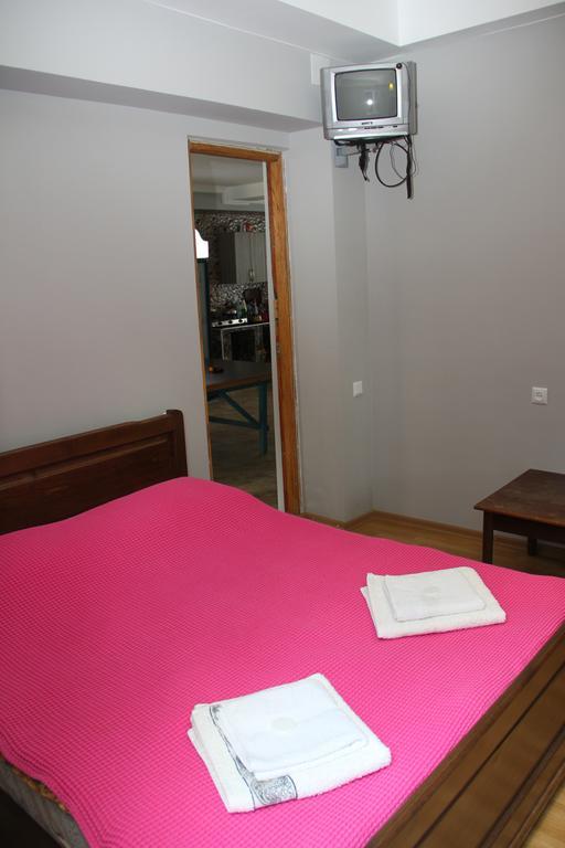 Suliko Guest House บาทูมิ ภายนอก รูปภาพ