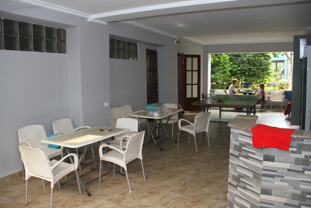 Suliko Guest House บาทูมิ ภายนอก รูปภาพ