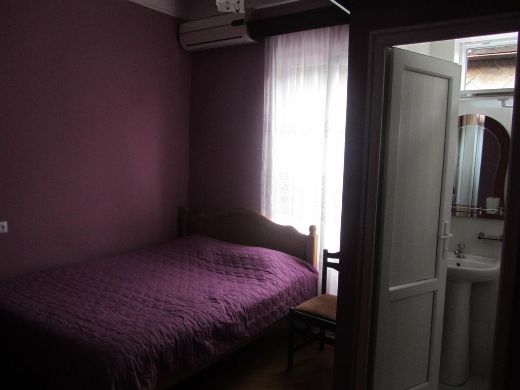Suliko Guest House บาทูมิ ภายนอก รูปภาพ