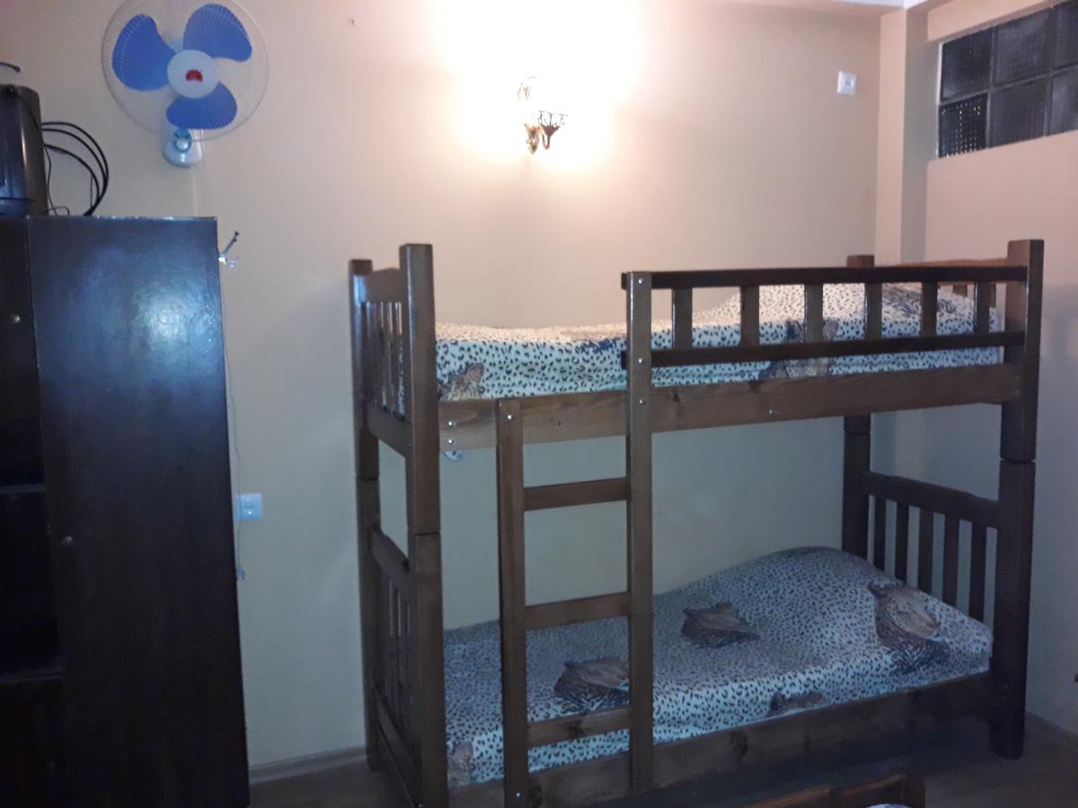 Suliko Guest House บาทูมิ ภายนอก รูปภาพ